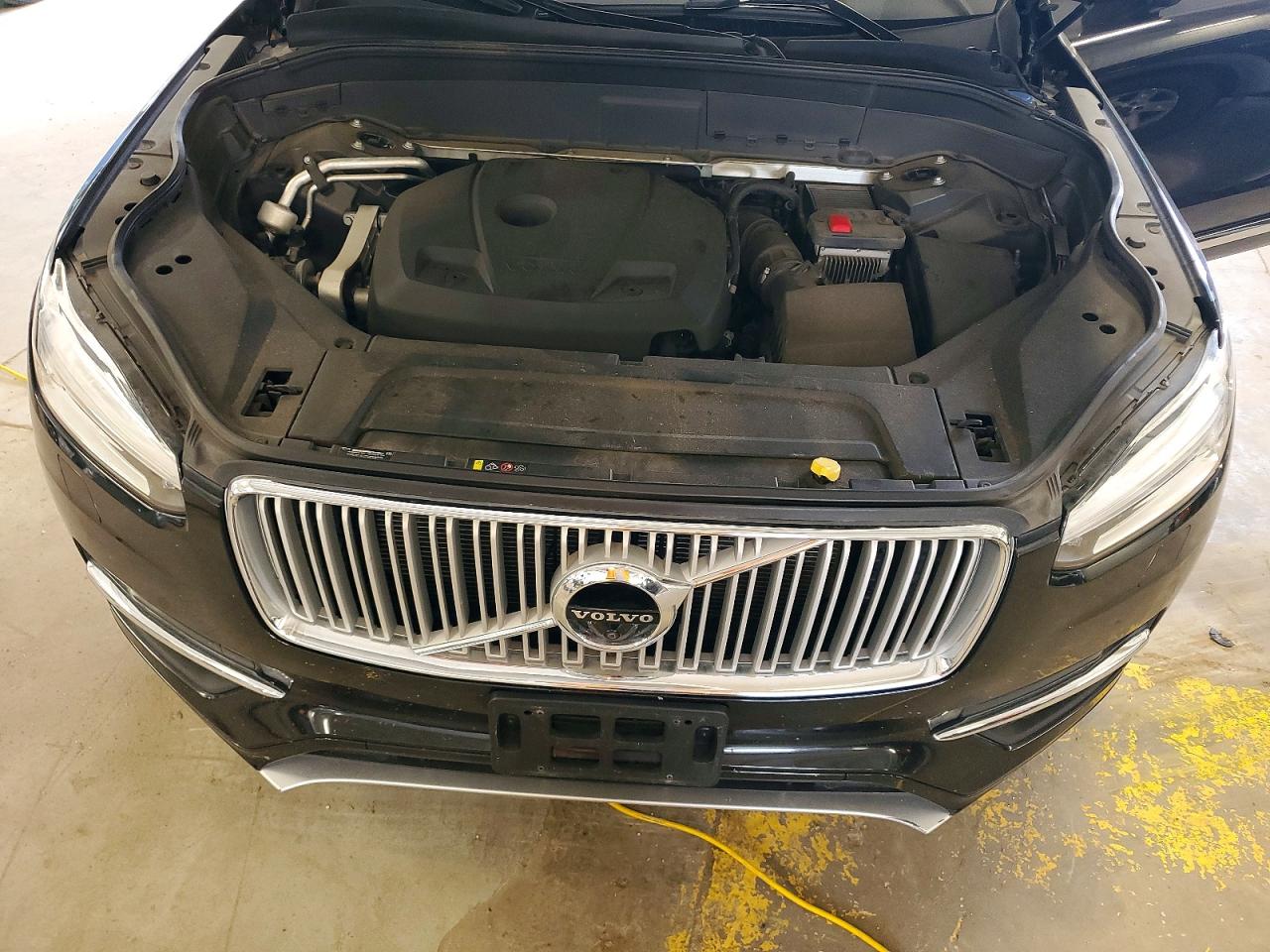 2019 VOLVO XC90