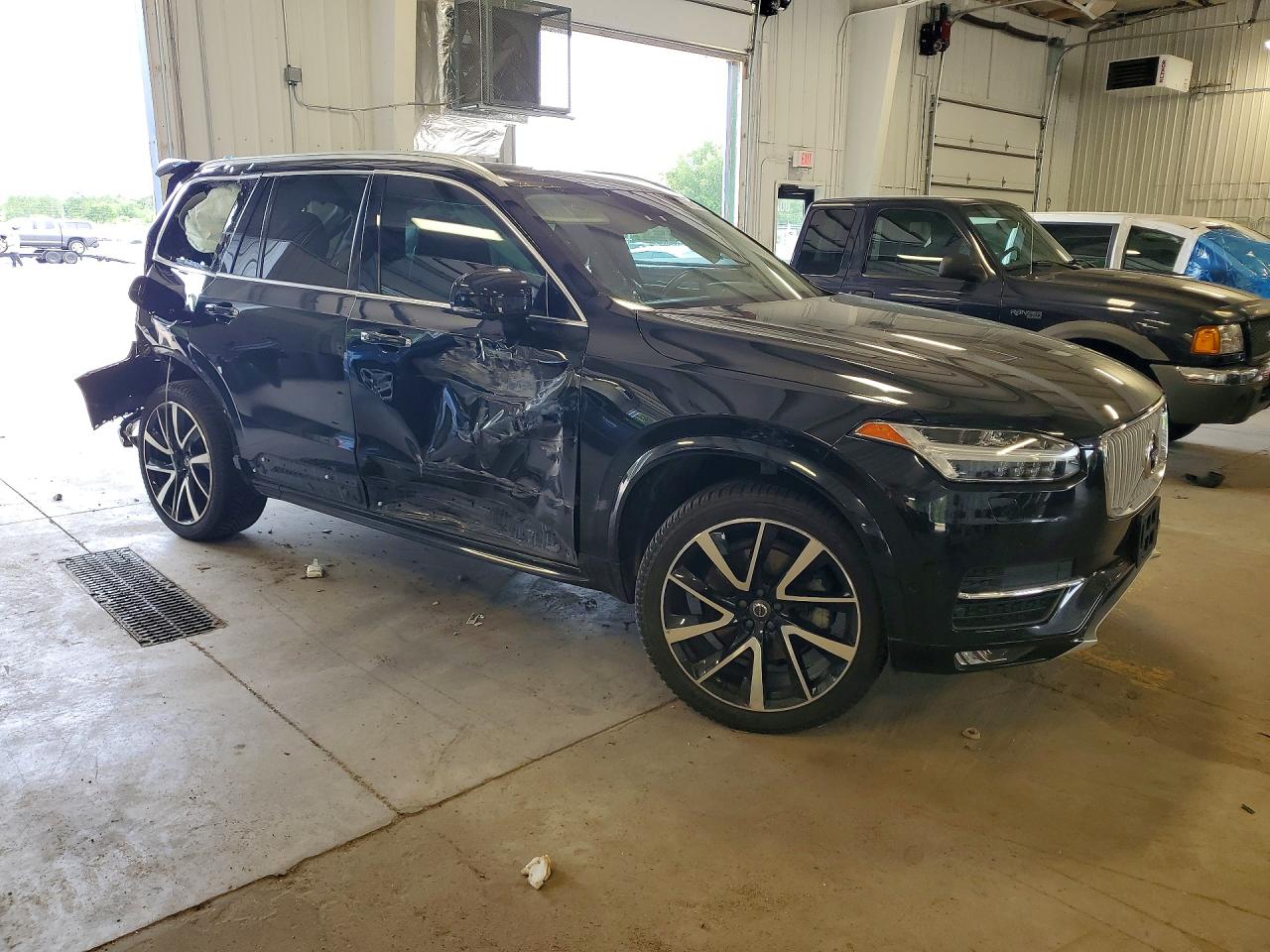 2019 VOLVO XC90