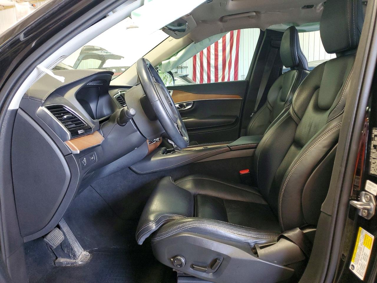 2019 VOLVO XC90