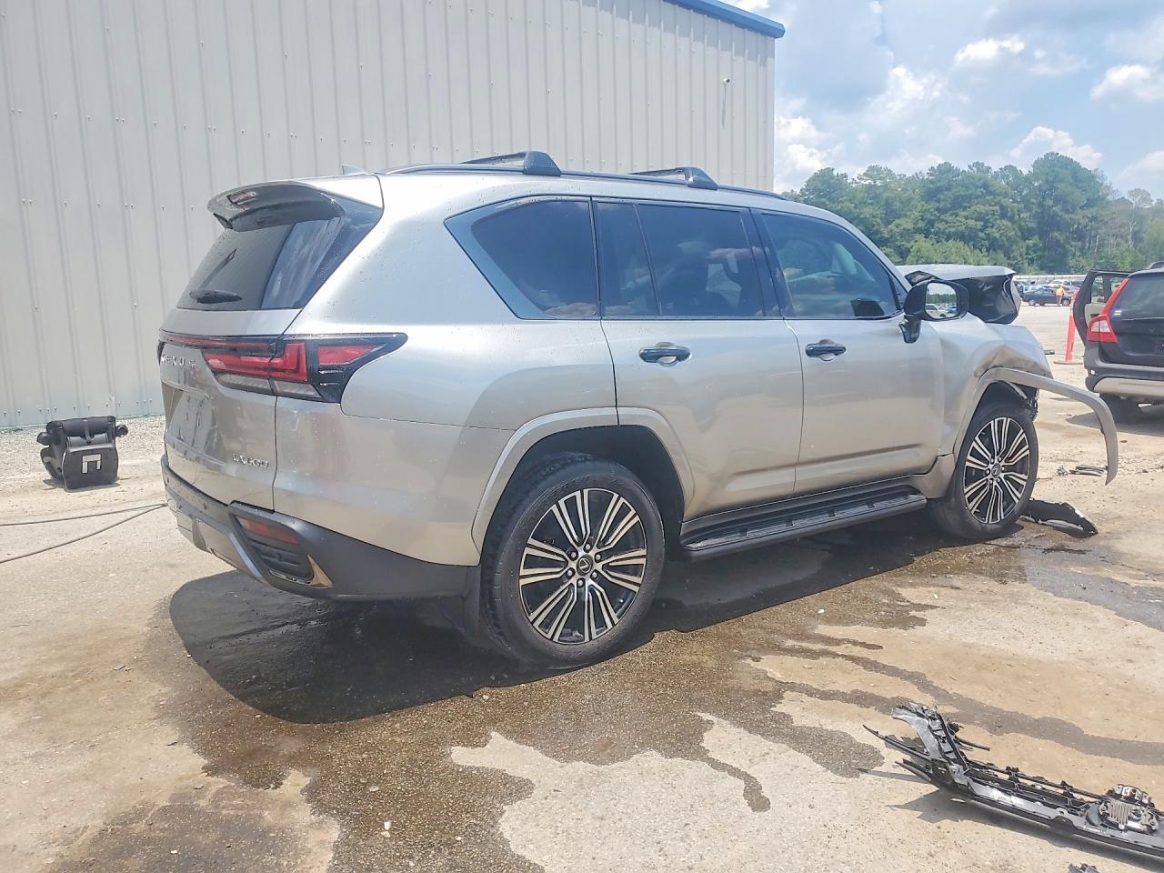 2023 LEXUS LX 600