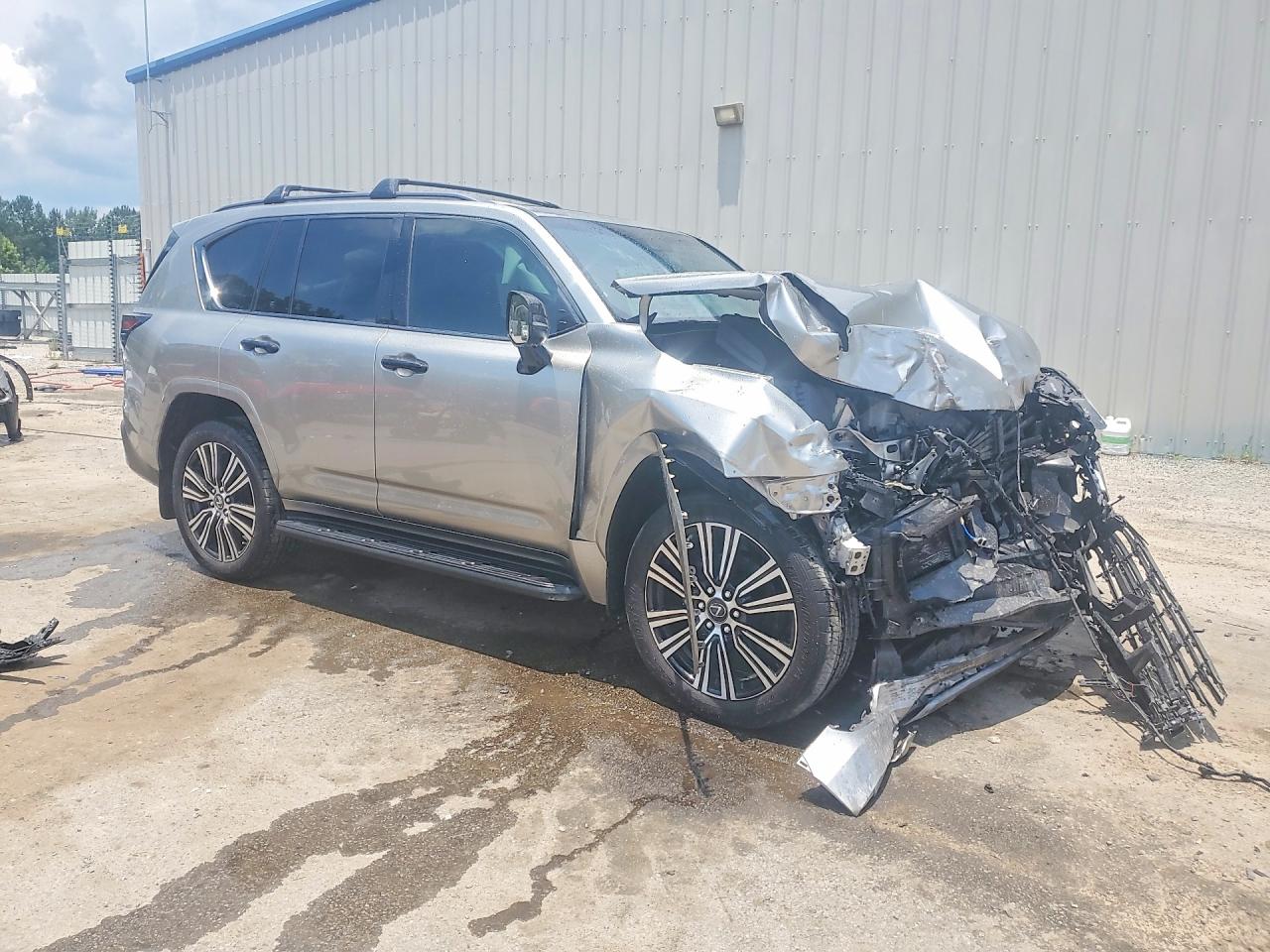 2023 LEXUS LX 600