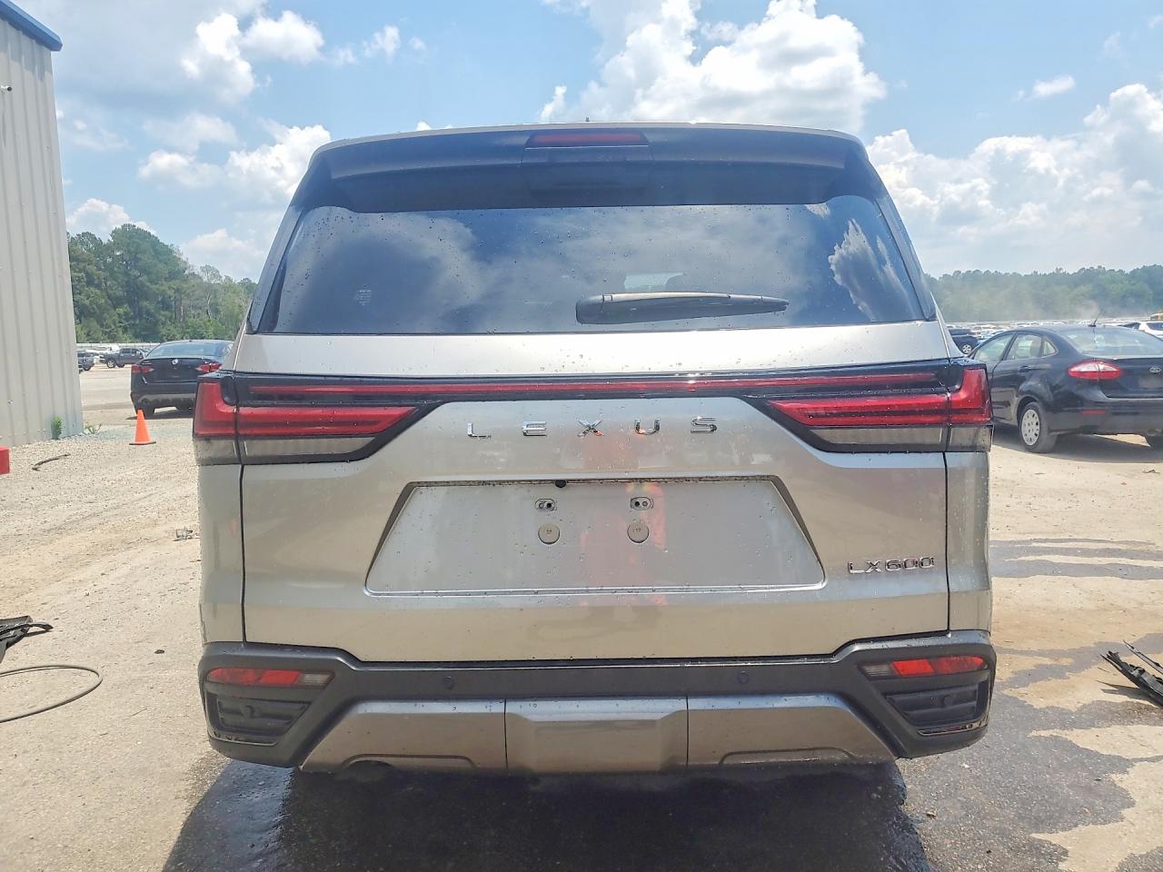 2023 LEXUS LX 600