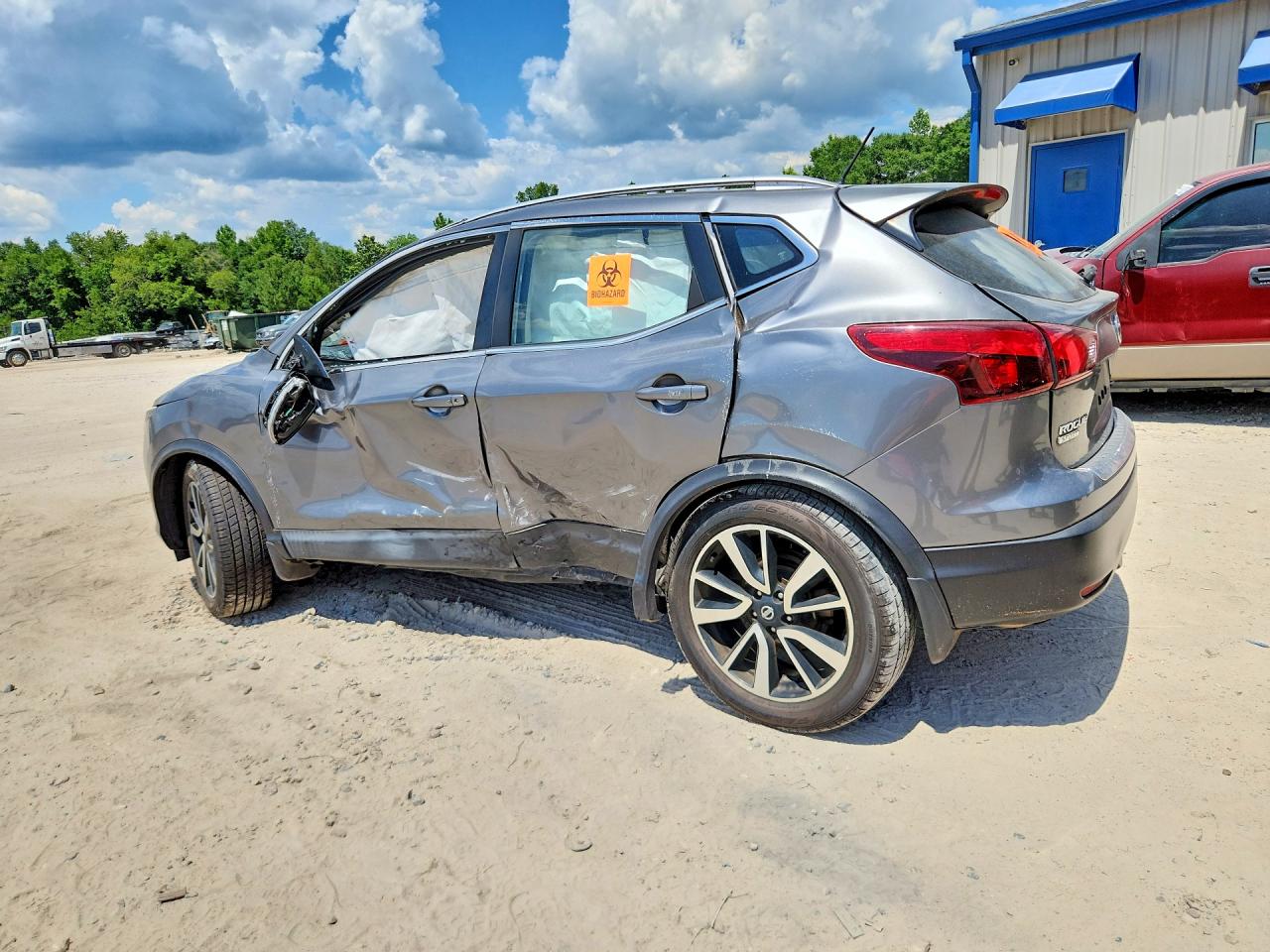 2017 NISSAN ROGUE