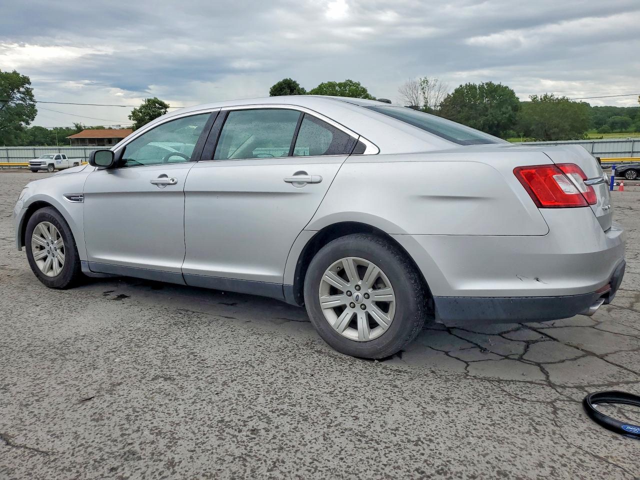 2011 FORD TAURUS