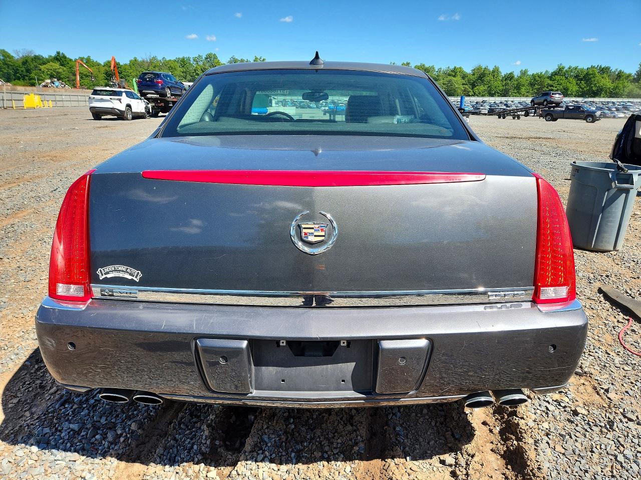 2011 CADILLAC DTS
