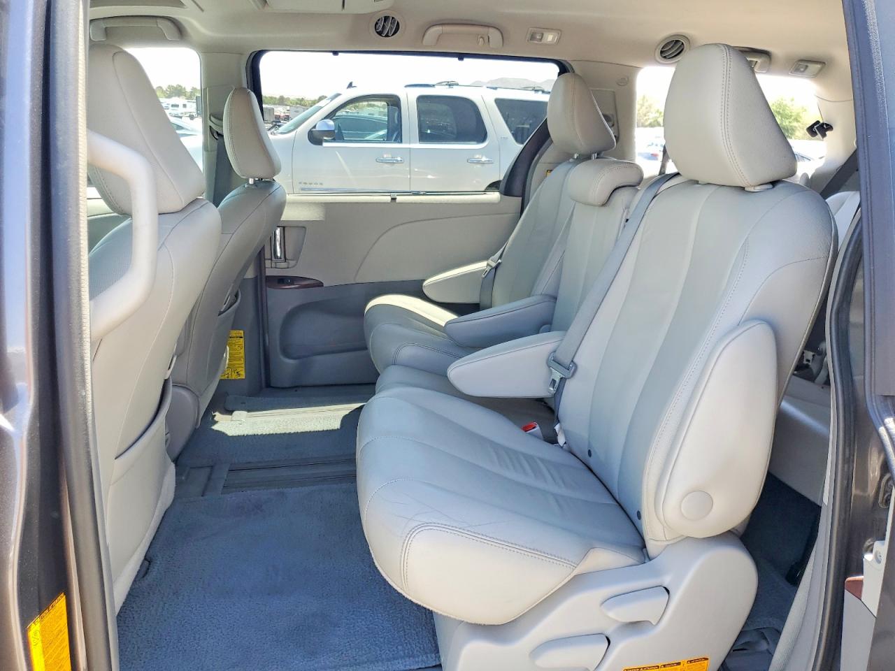 2012 TOYOTA SIENNA