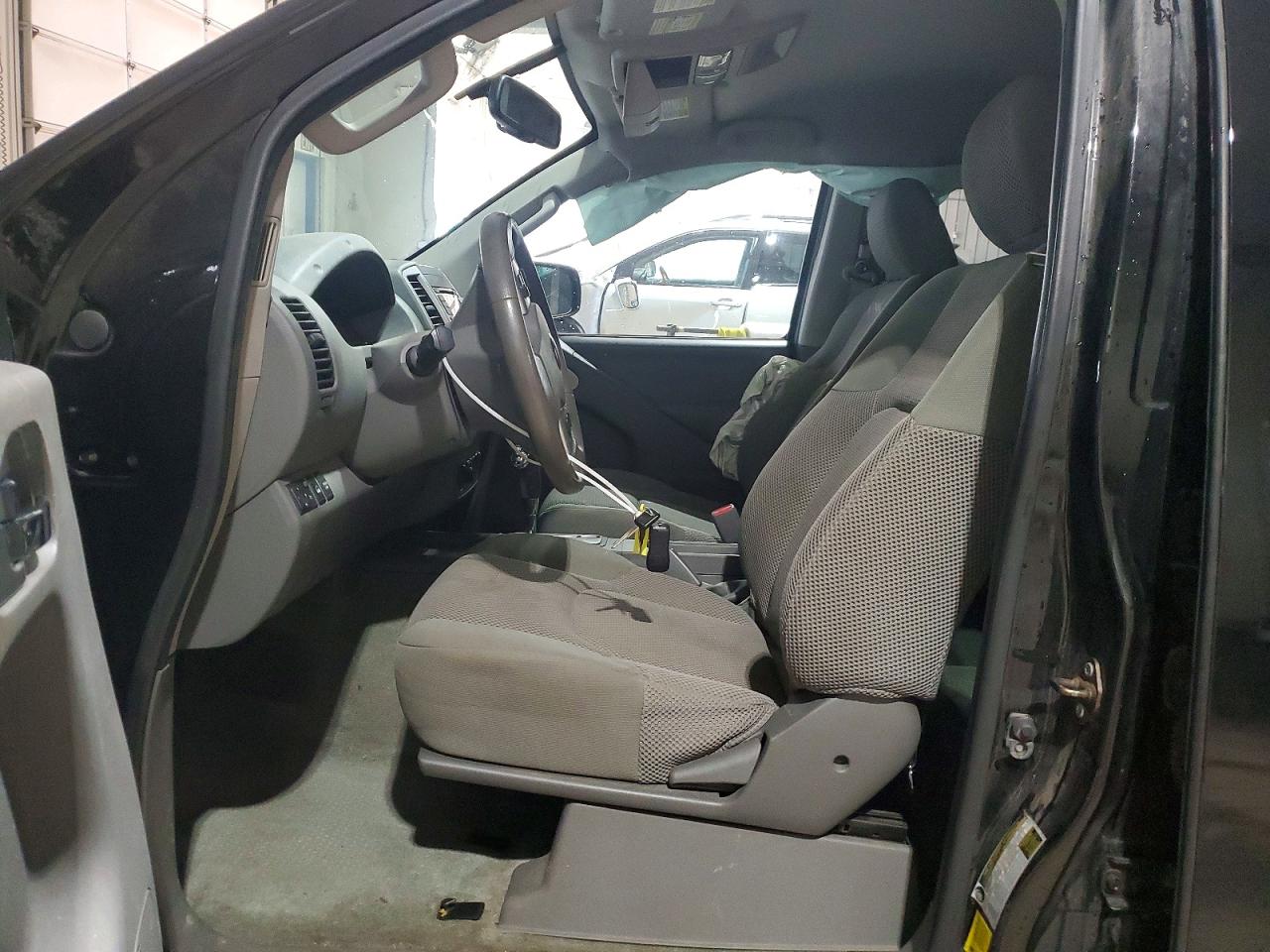 2016 NISSAN FRONTIER