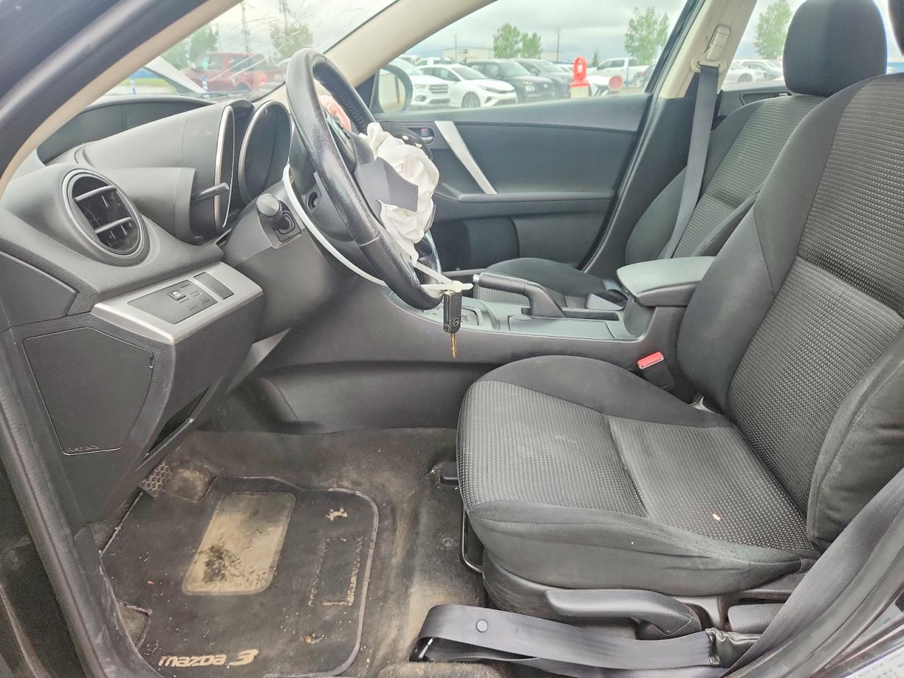 2013 MAZDA 3