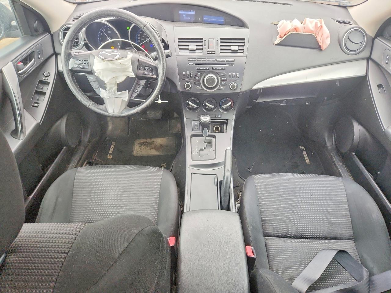 2013 MAZDA 3