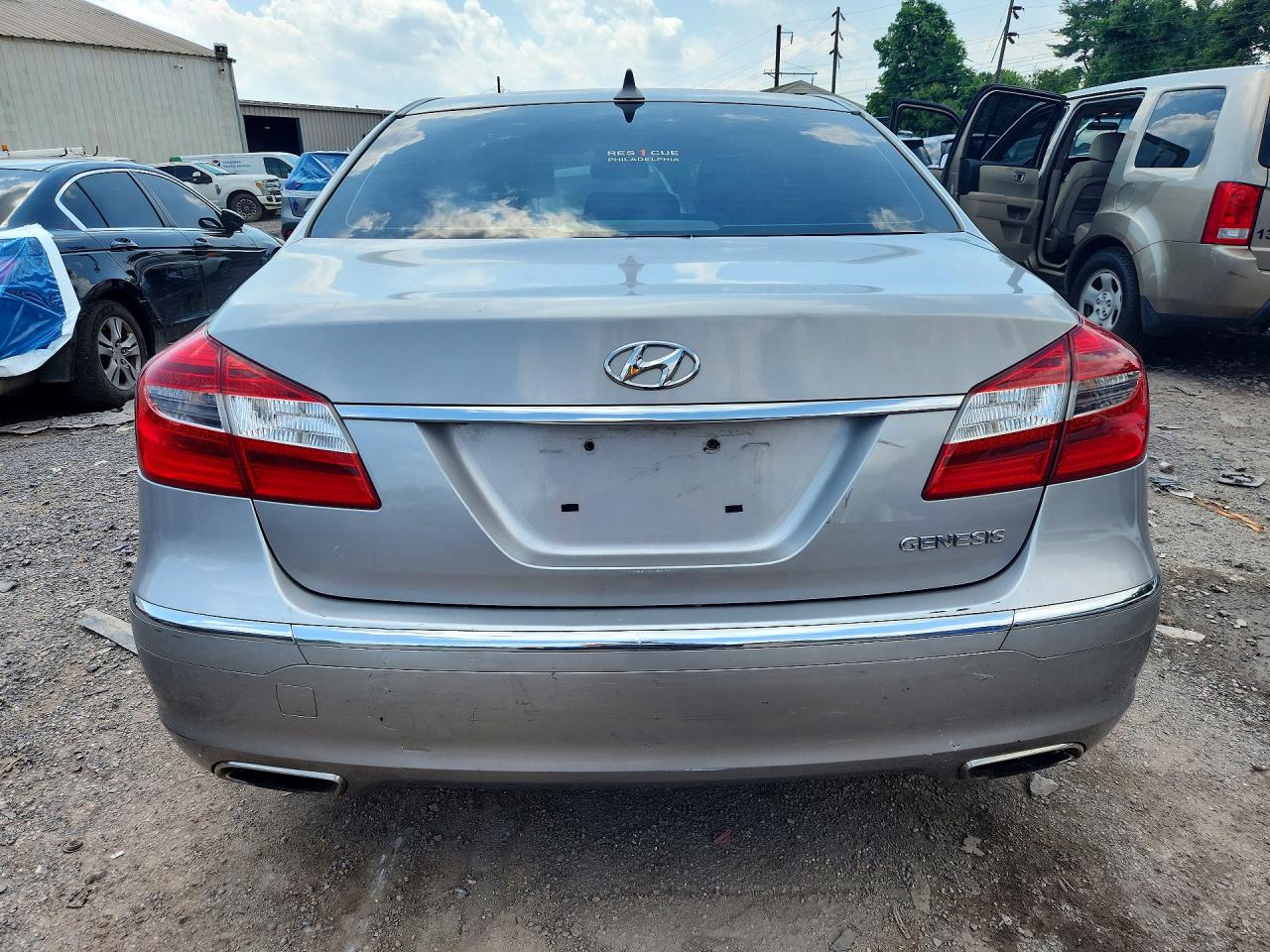 2012 HYUNDAI GENESIS