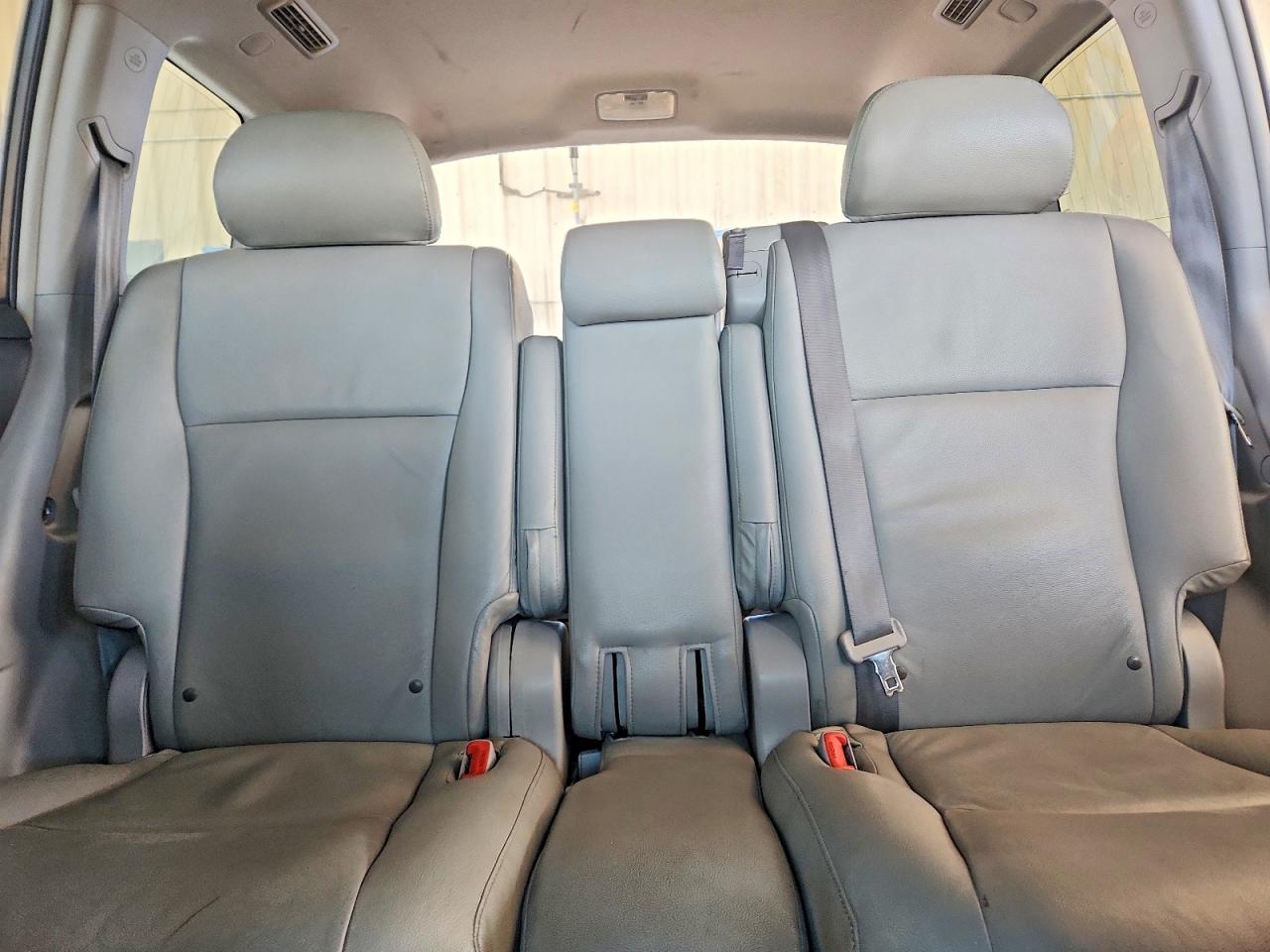 2011 TOYOTA HIGHLANDER