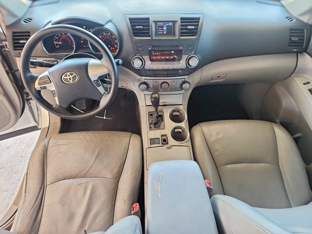 2011 TOYOTA HIGHLANDER