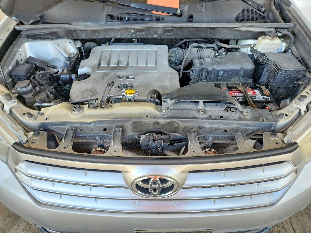 2011 TOYOTA HIGHLANDER