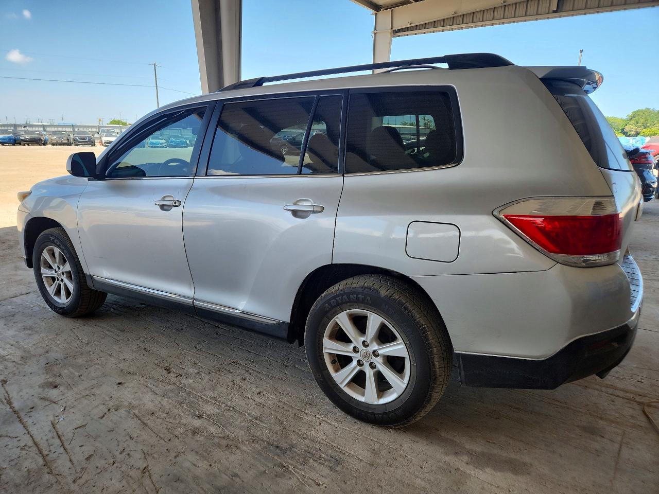 2011 TOYOTA HIGHLANDER