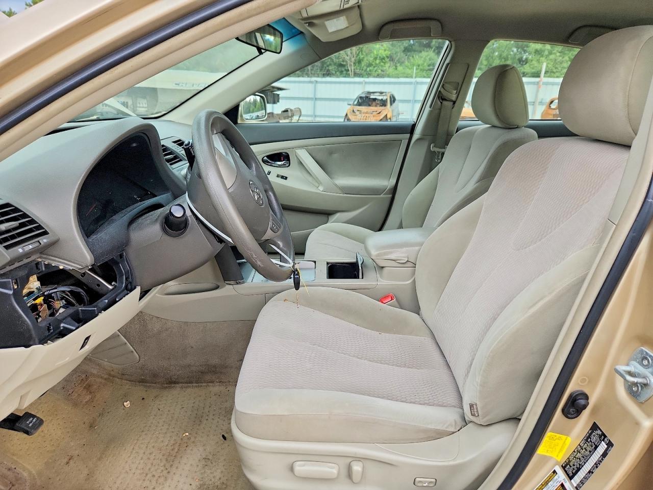 2011 TOYOTA CAMRY