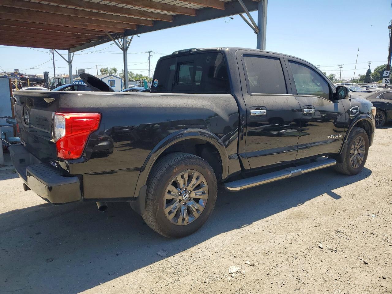 2017 NISSAN TITAN