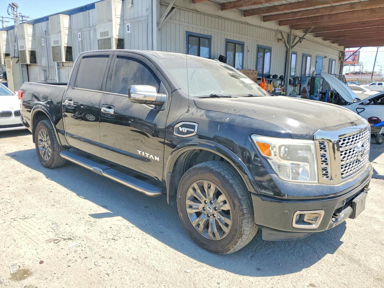 2017 NISSAN TITAN