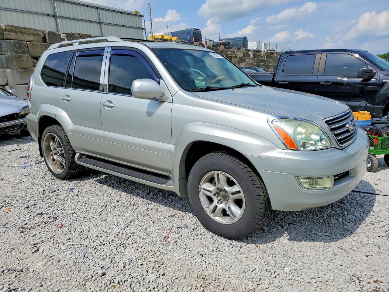 2004 LEXUS GX
