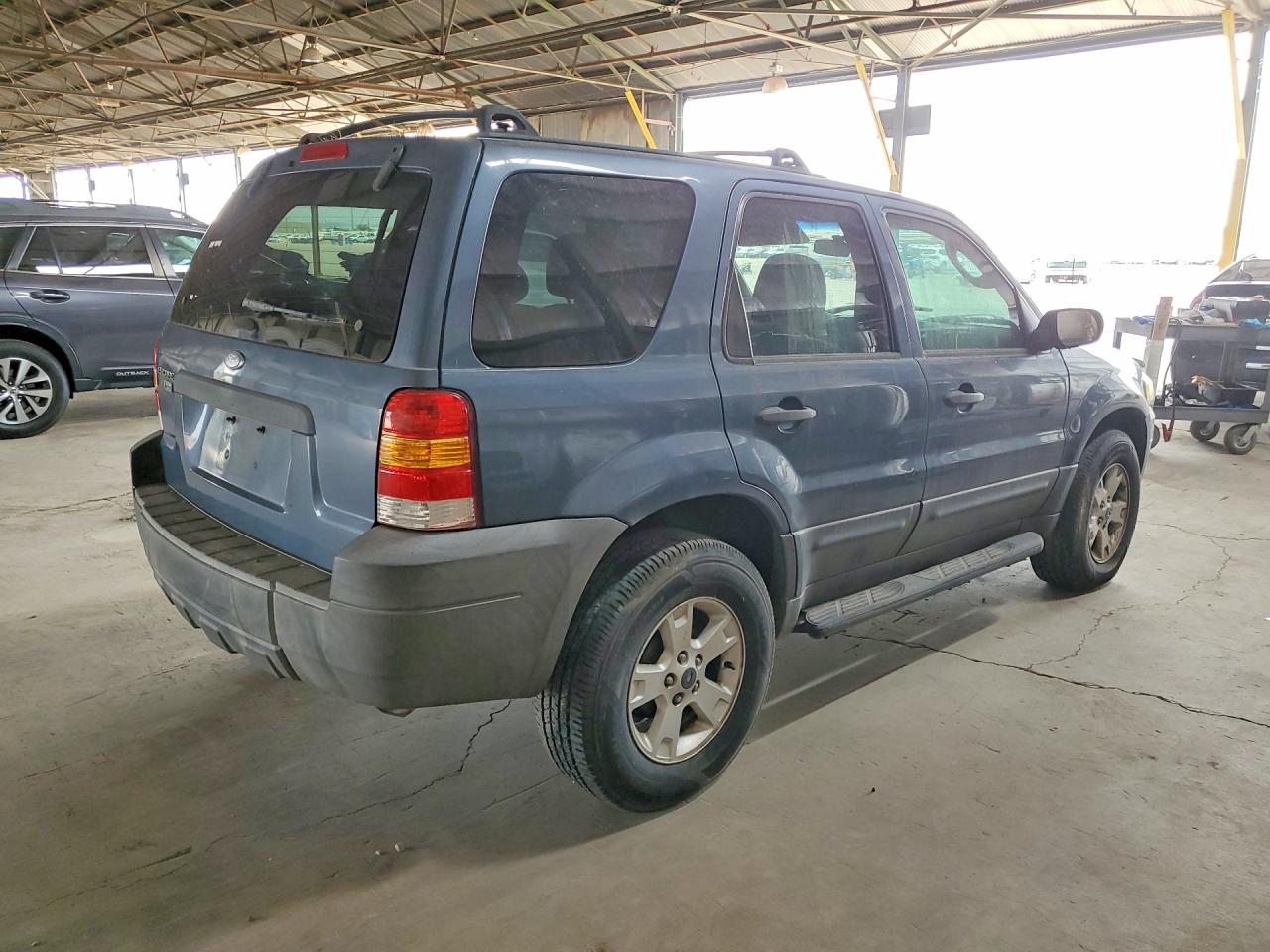 2005 FORD ESCAPE