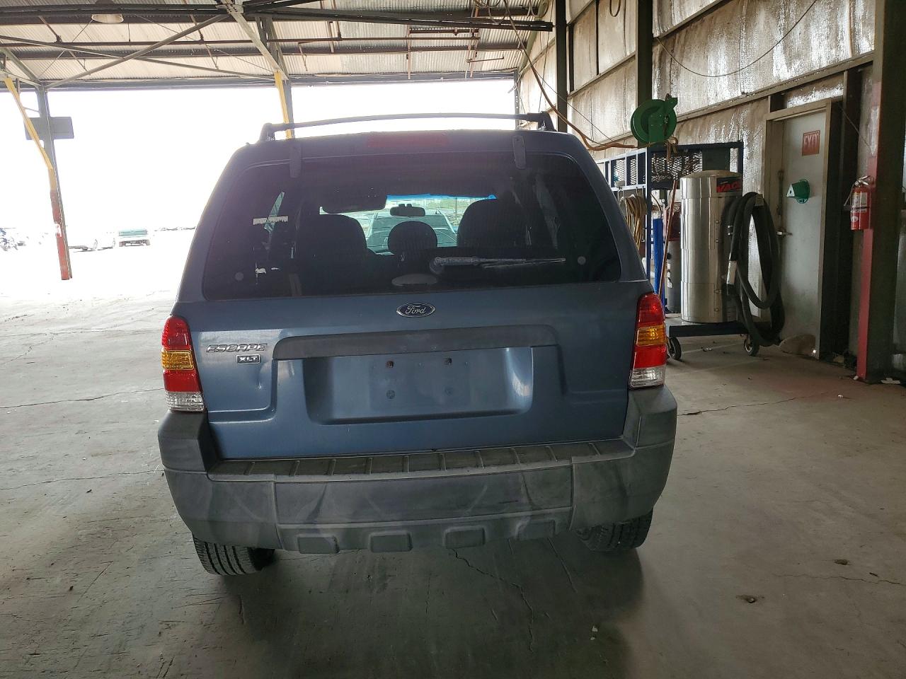 2005 FORD ESCAPE