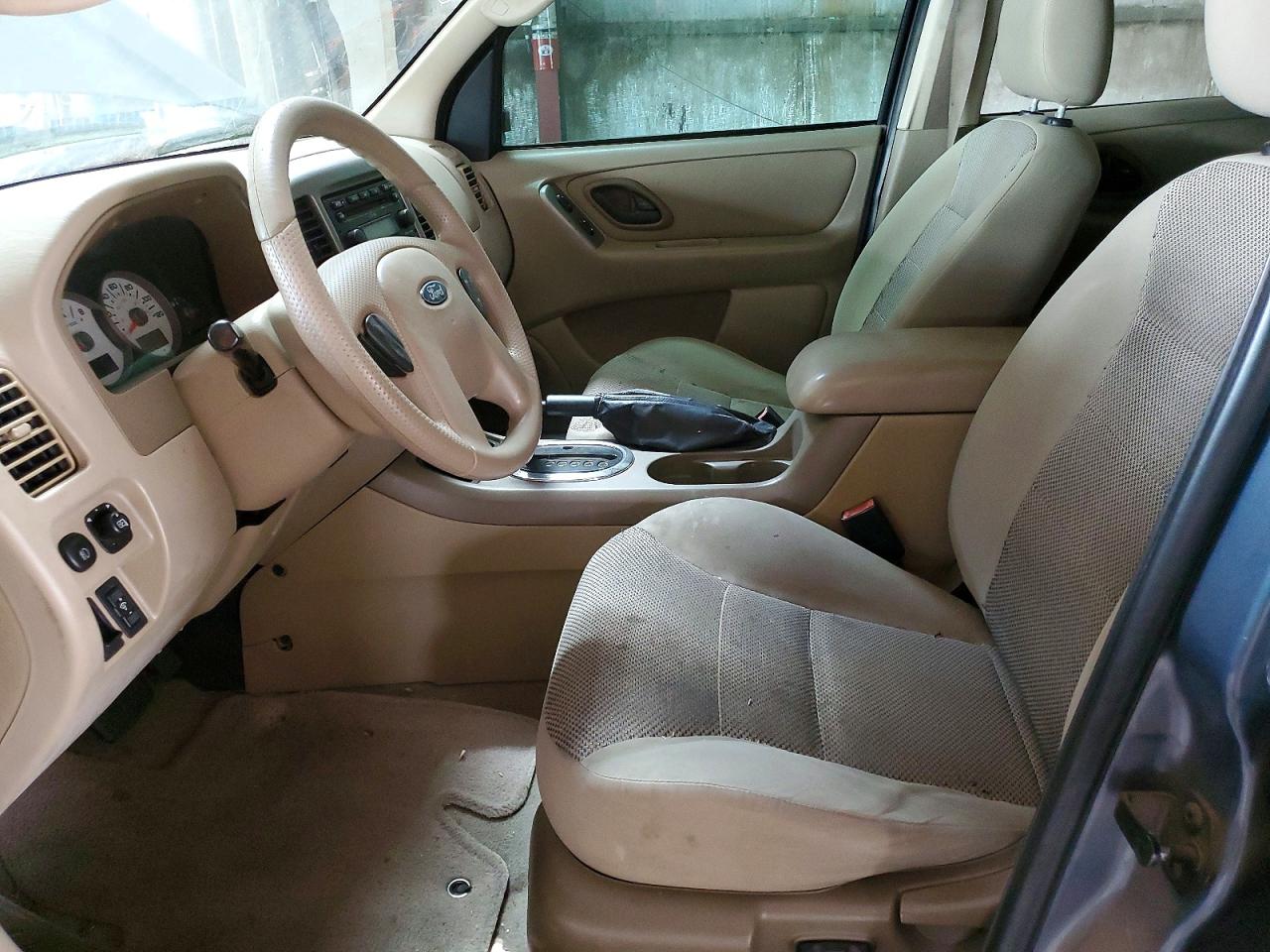 2005 FORD ESCAPE