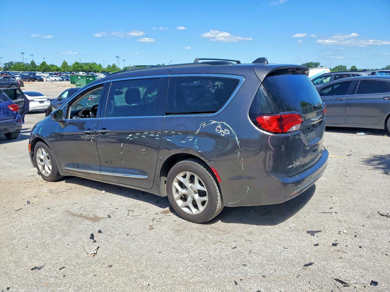 2017 CHRYSLER PACIFICA
