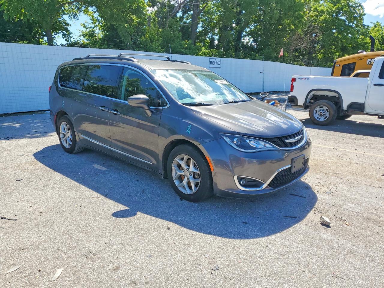 2017 CHRYSLER PACIFICA
