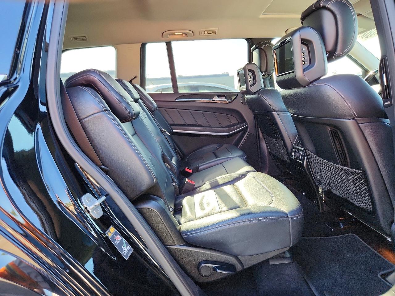 2015 MERCEDES-BENZ GL 550 4MA