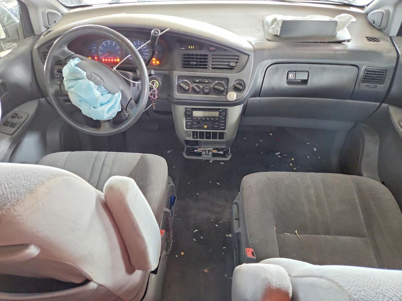 2003 TOYOTA SIENNA