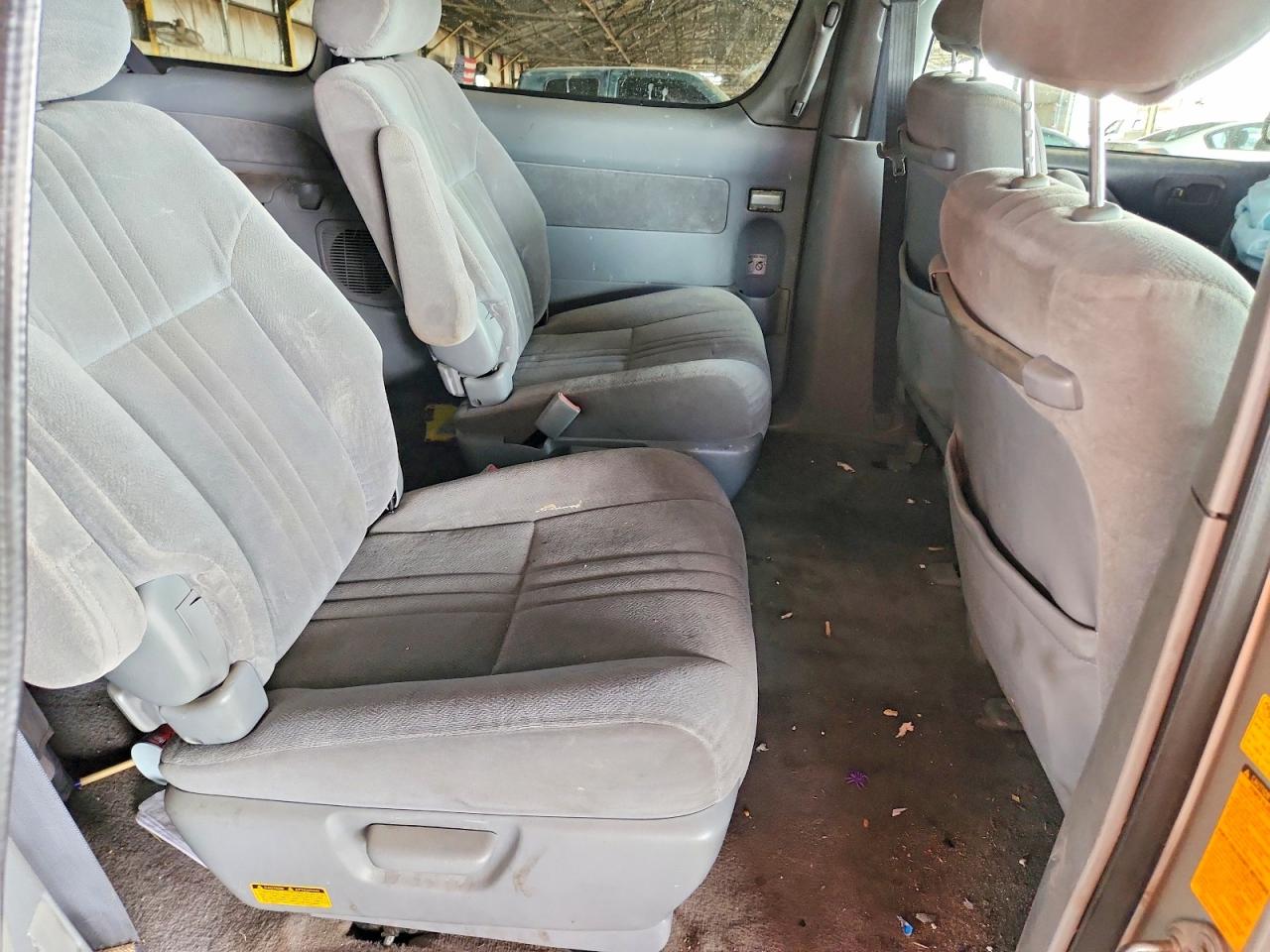 2003 TOYOTA SIENNA