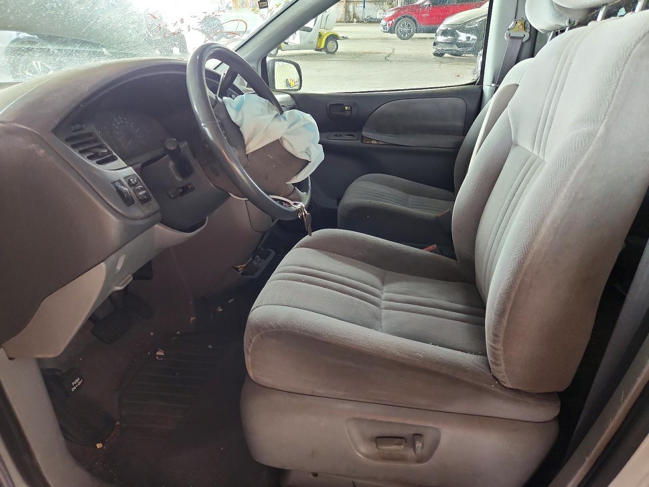 2003 TOYOTA SIENNA