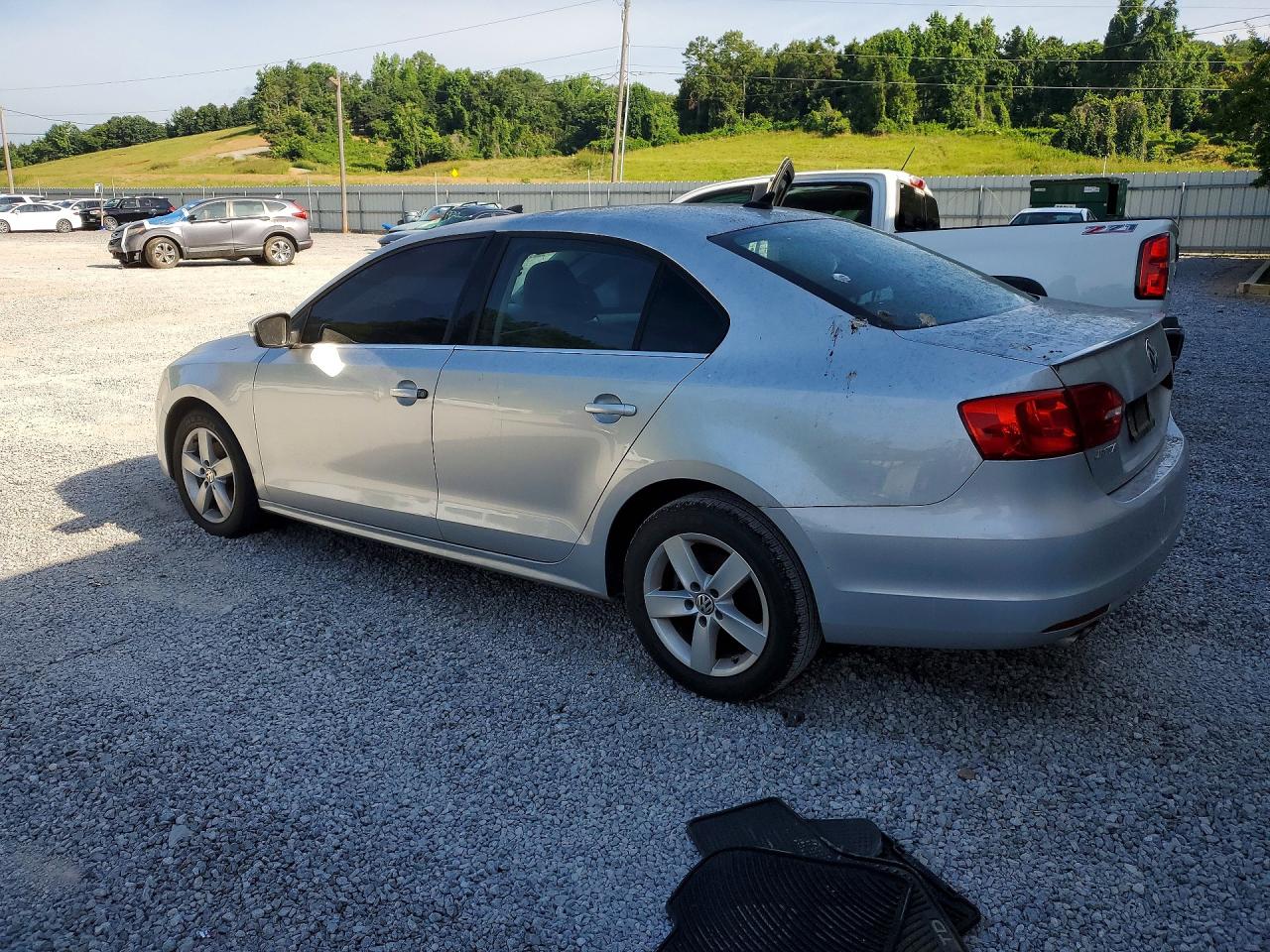 2012 VOLKSWAGEN JETTA