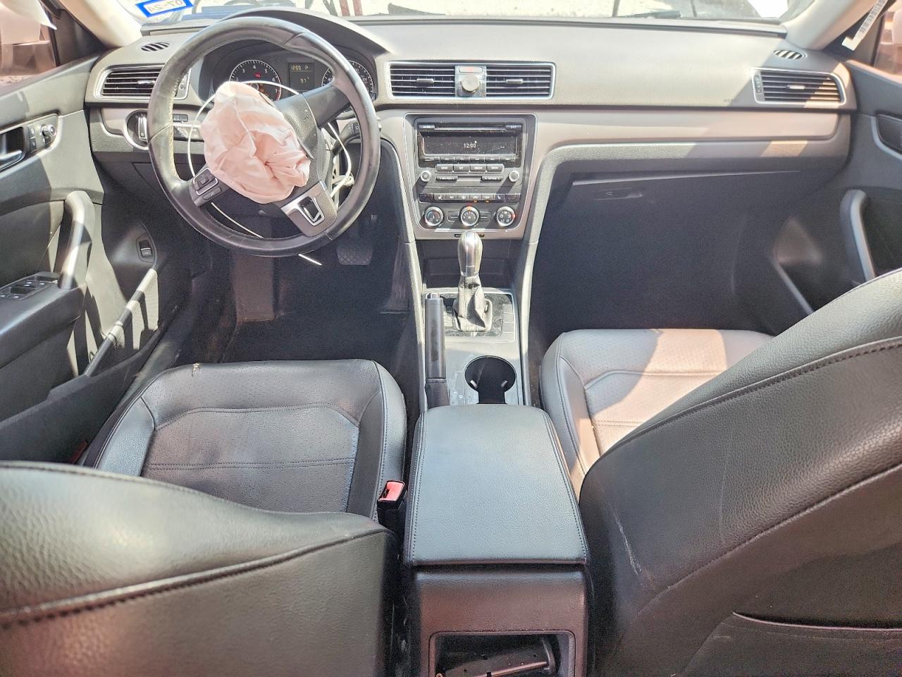 2014 VOLKSWAGEN PASSAT