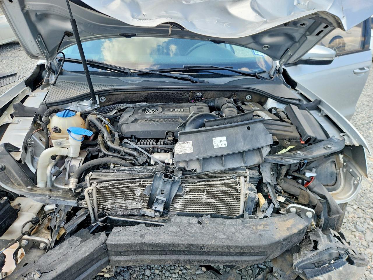 2014 VOLKSWAGEN PASSAT