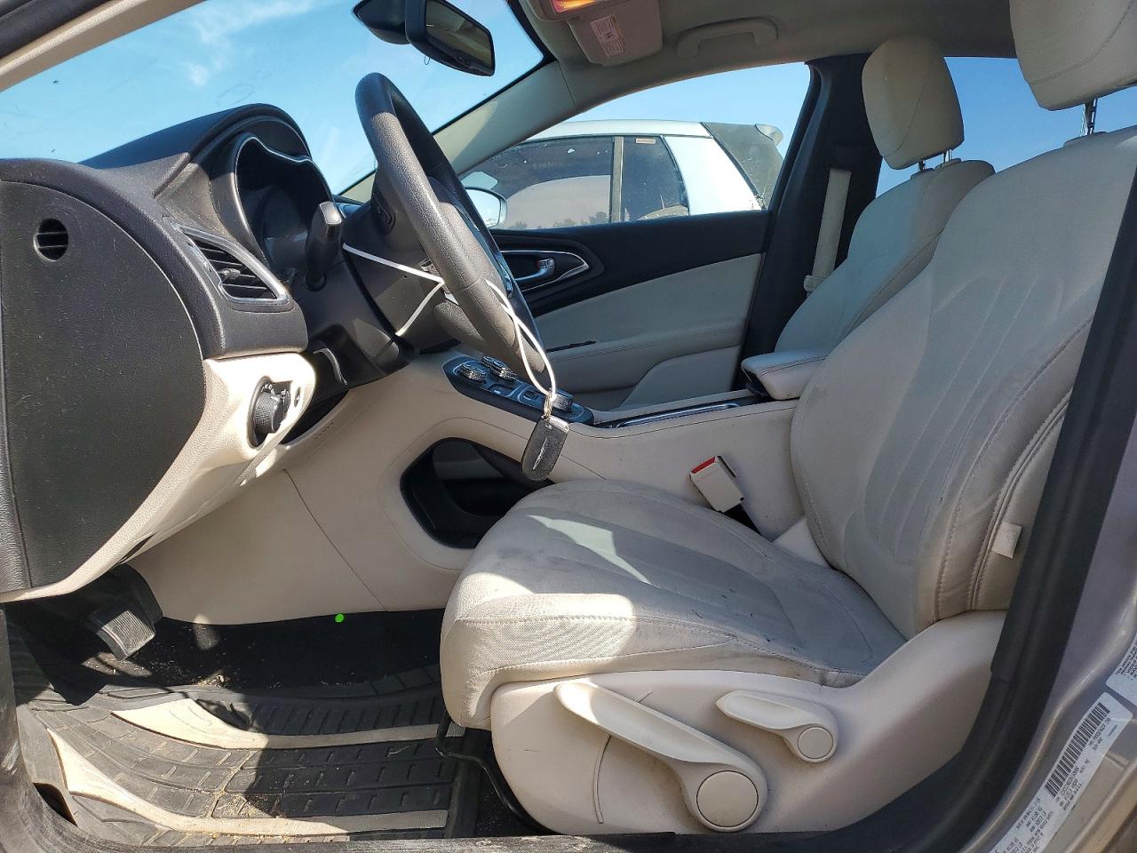2016 CHRYSLER 200