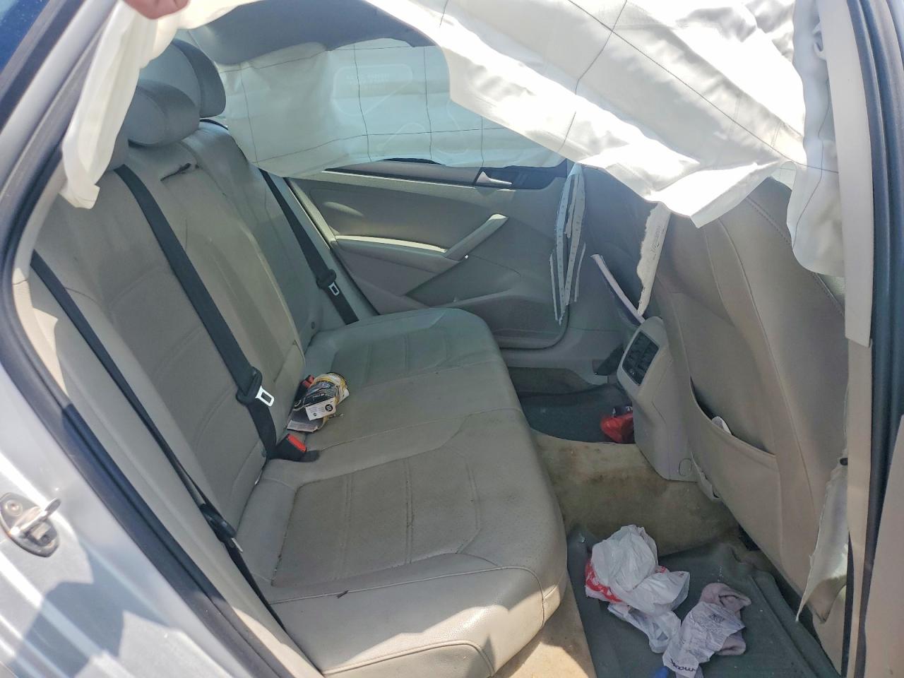 2015 VOLKSWAGEN PASSAT