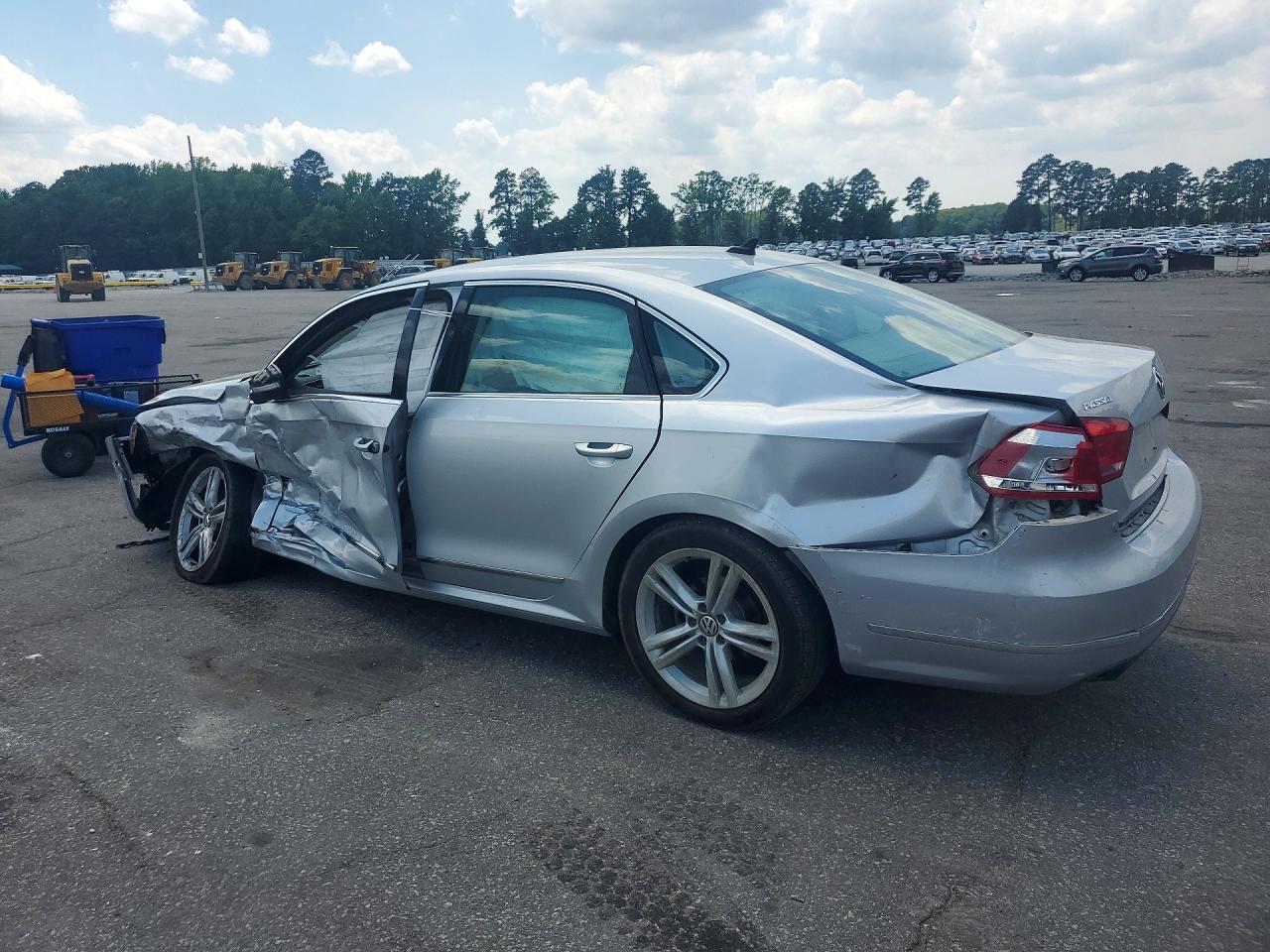 2015 VOLKSWAGEN PASSAT