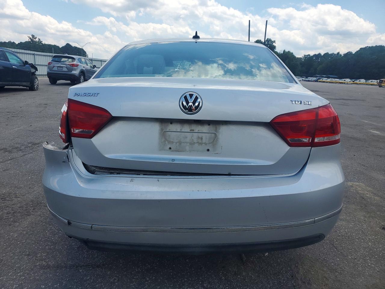 2015 VOLKSWAGEN PASSAT