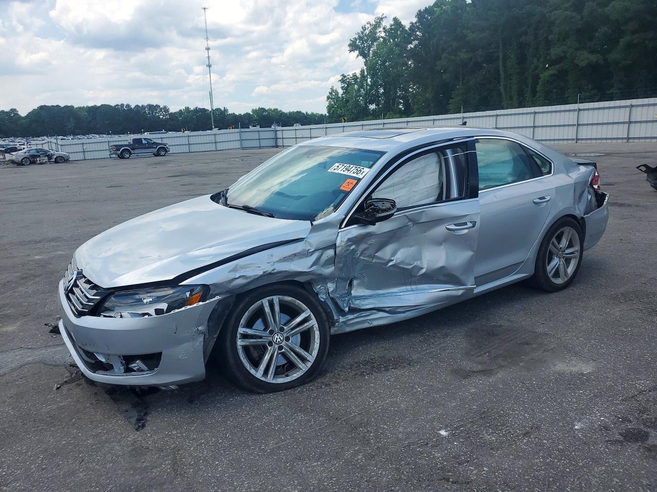 2015 VOLKSWAGEN PASSAT