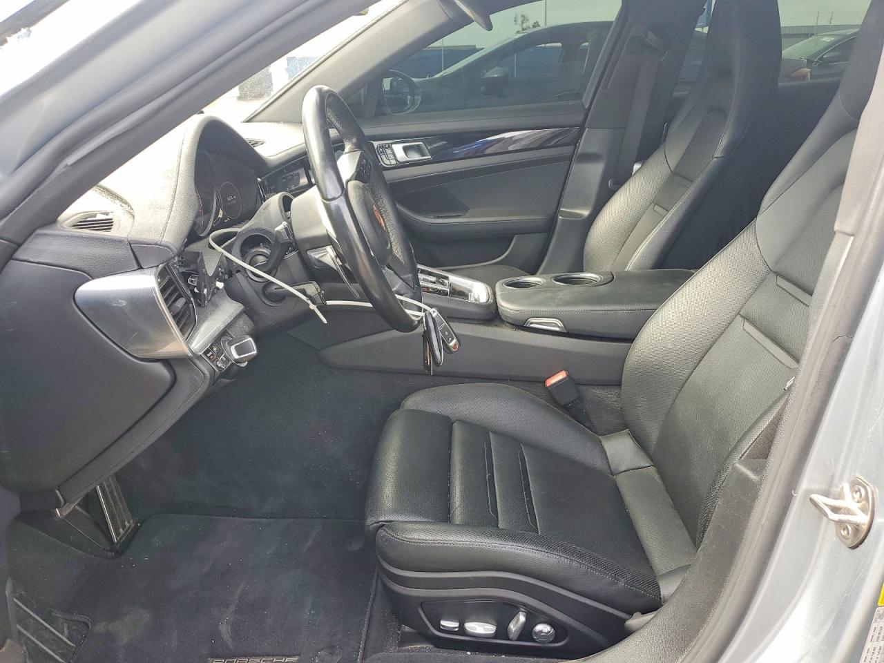 2018 PORSCHE PANAMERA