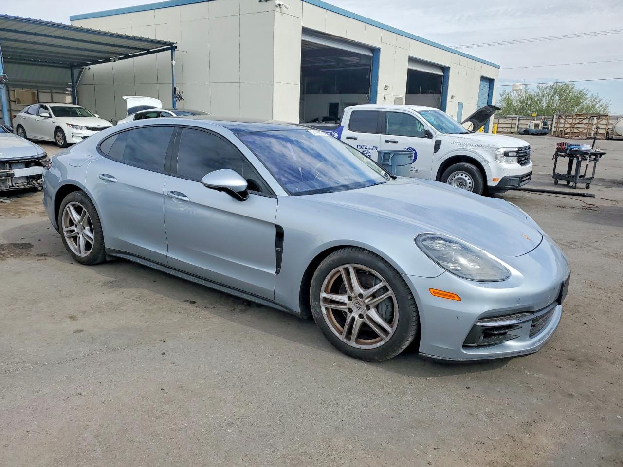 2018 PORSCHE PANAMERA