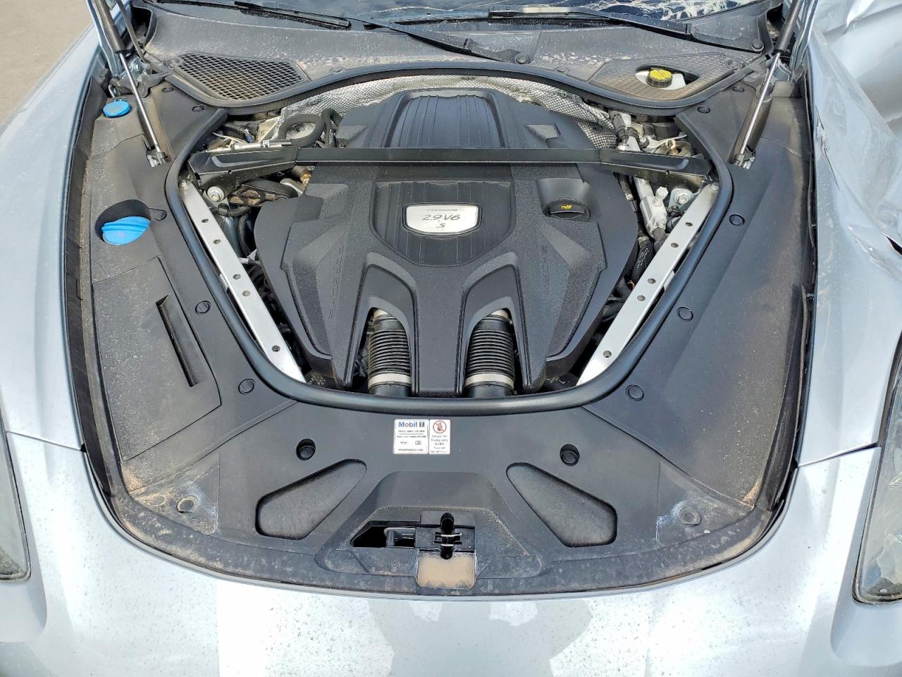 2018 PORSCHE PANAMERA