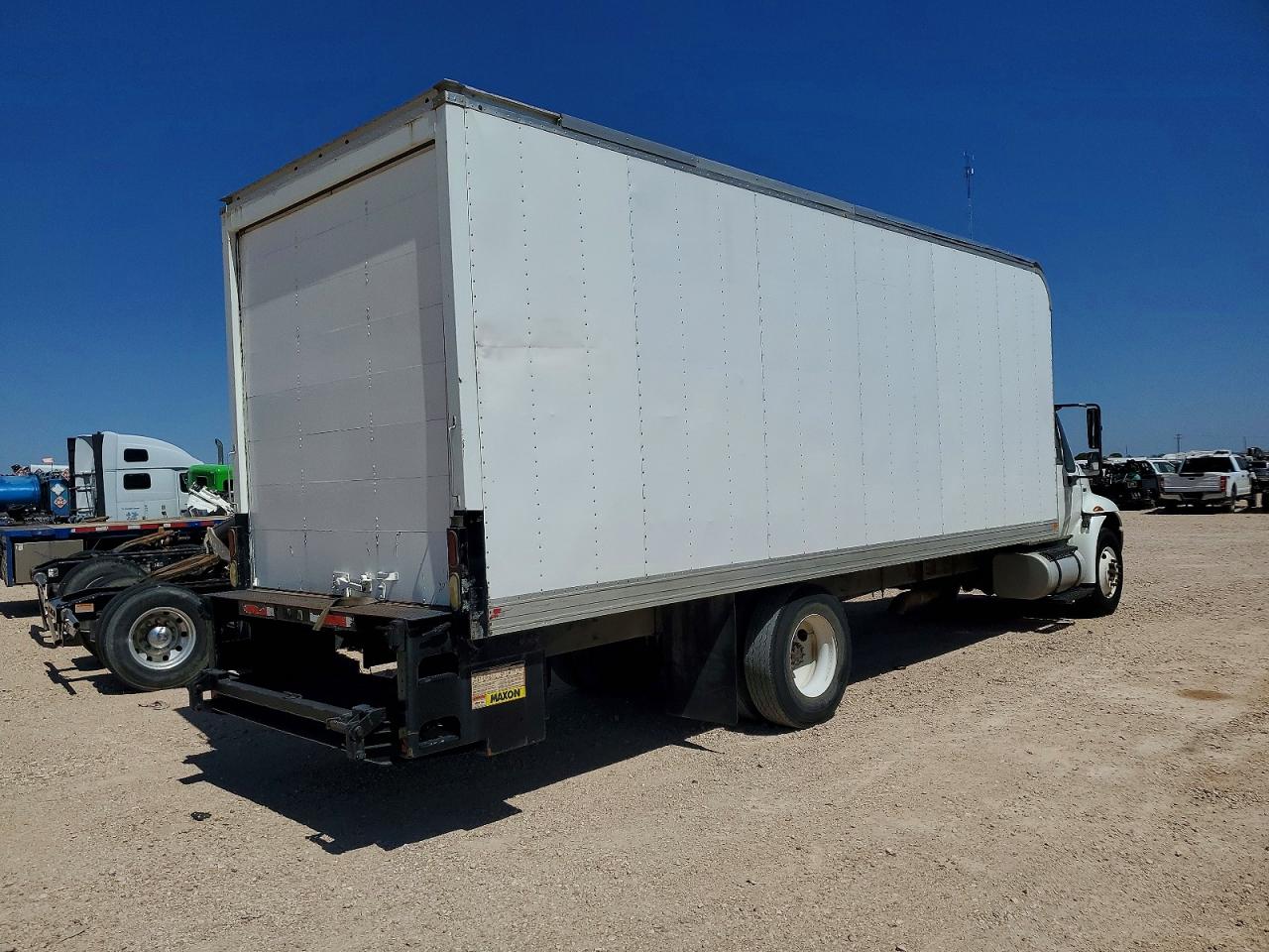 2015 INTERNATIONAL 4000 SERIE