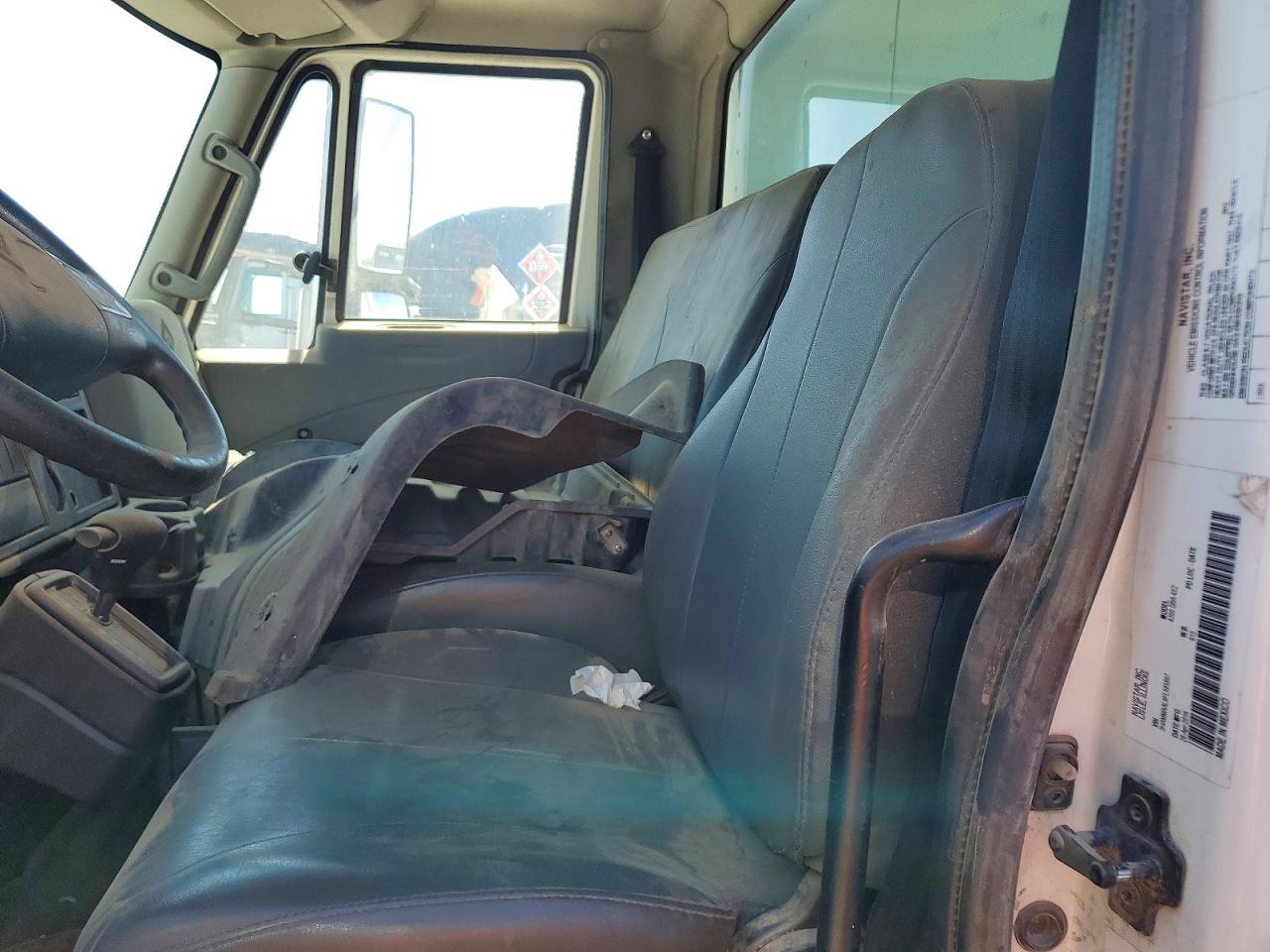 2015 INTERNATIONAL 4000 SERIE