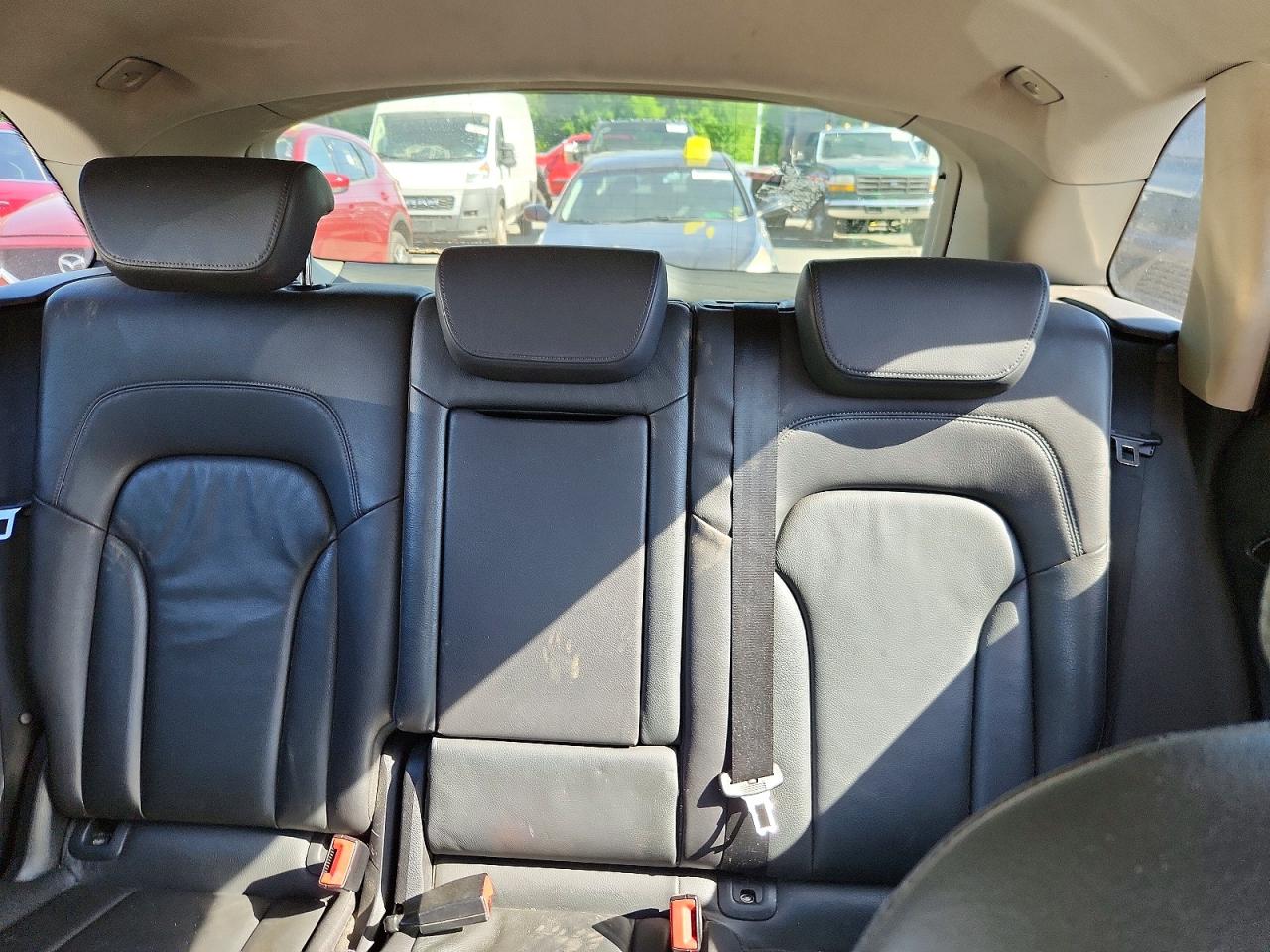 2010 AUDI Q5