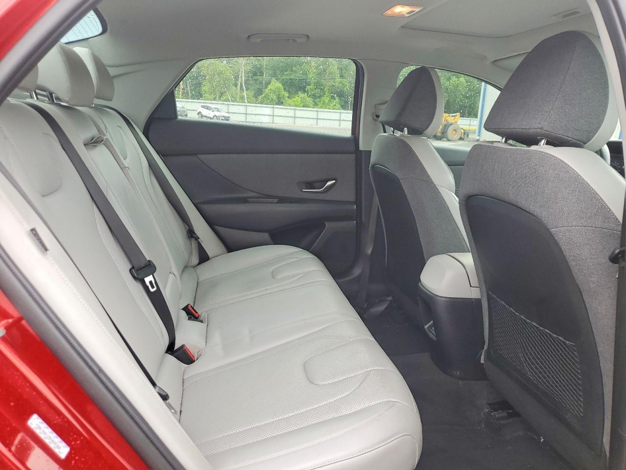 2024 HYUNDAI ELANTRA