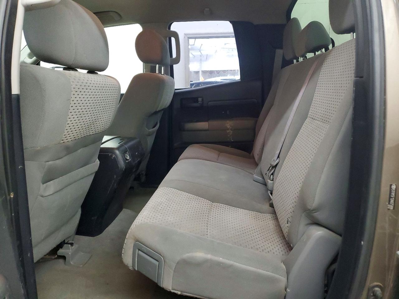 2010 TOYOTA TUNDRA