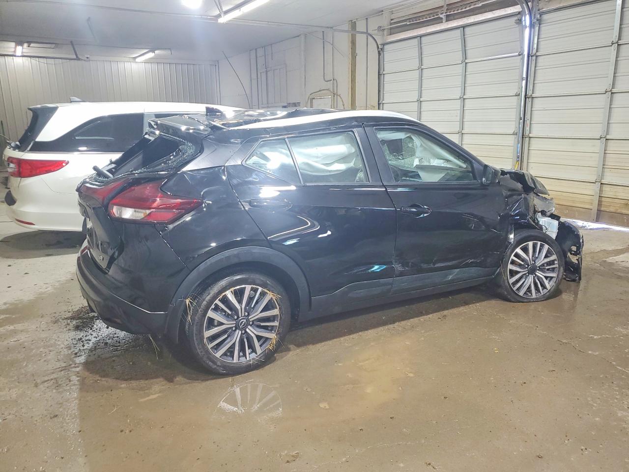 2023 NISSAN KICKS