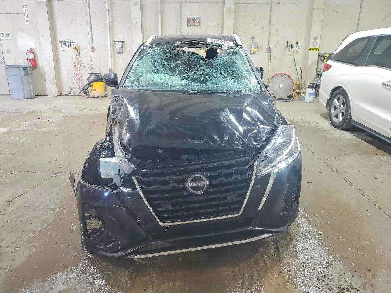 2023 NISSAN KICKS