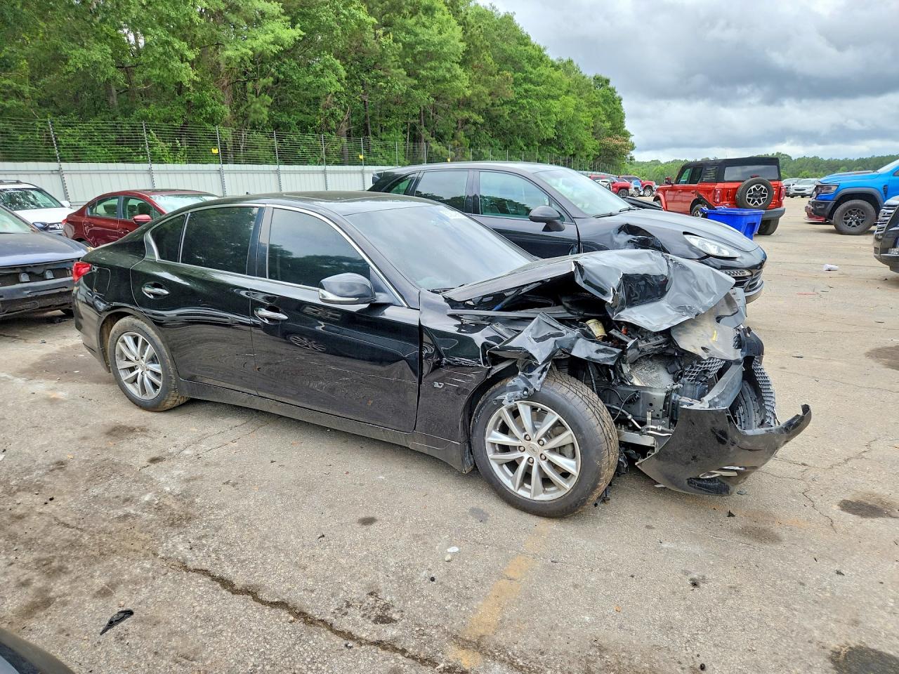 2015 INFINITI Q50